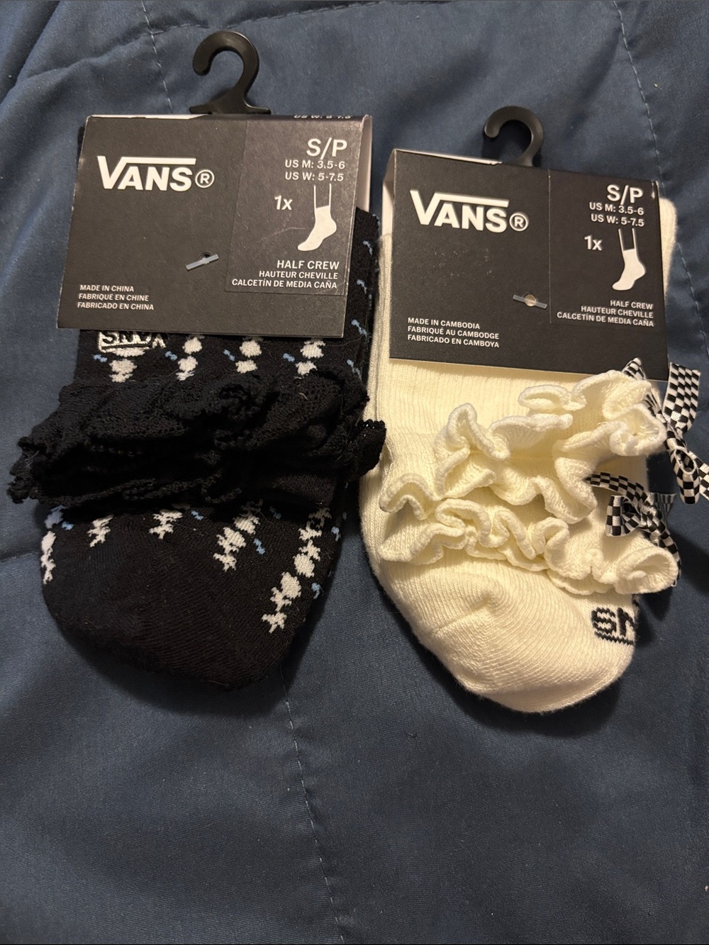 Girls vans half crew socks size 3.5-6